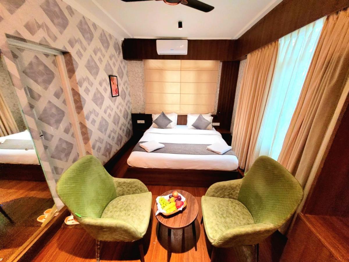 Srīnagar Hotel Green Rooms, Vintage Luxury Near Dal Lake מראה חיצוני תמונה