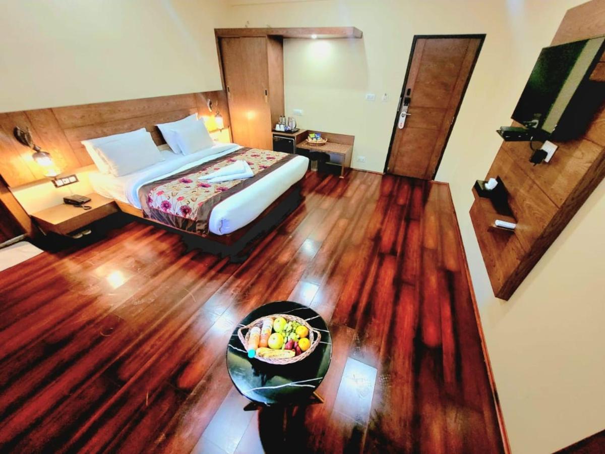 Srīnagar Hotel Green Rooms, Vintage Luxury Near Dal Lake מראה חיצוני תמונה