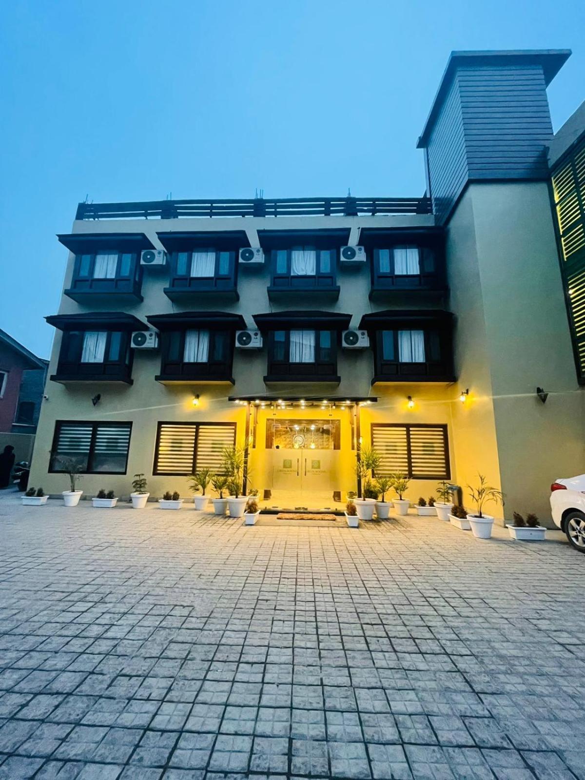 Srīnagar Hotel Green Rooms, Vintage Luxury Near Dal Lake מראה חיצוני תמונה