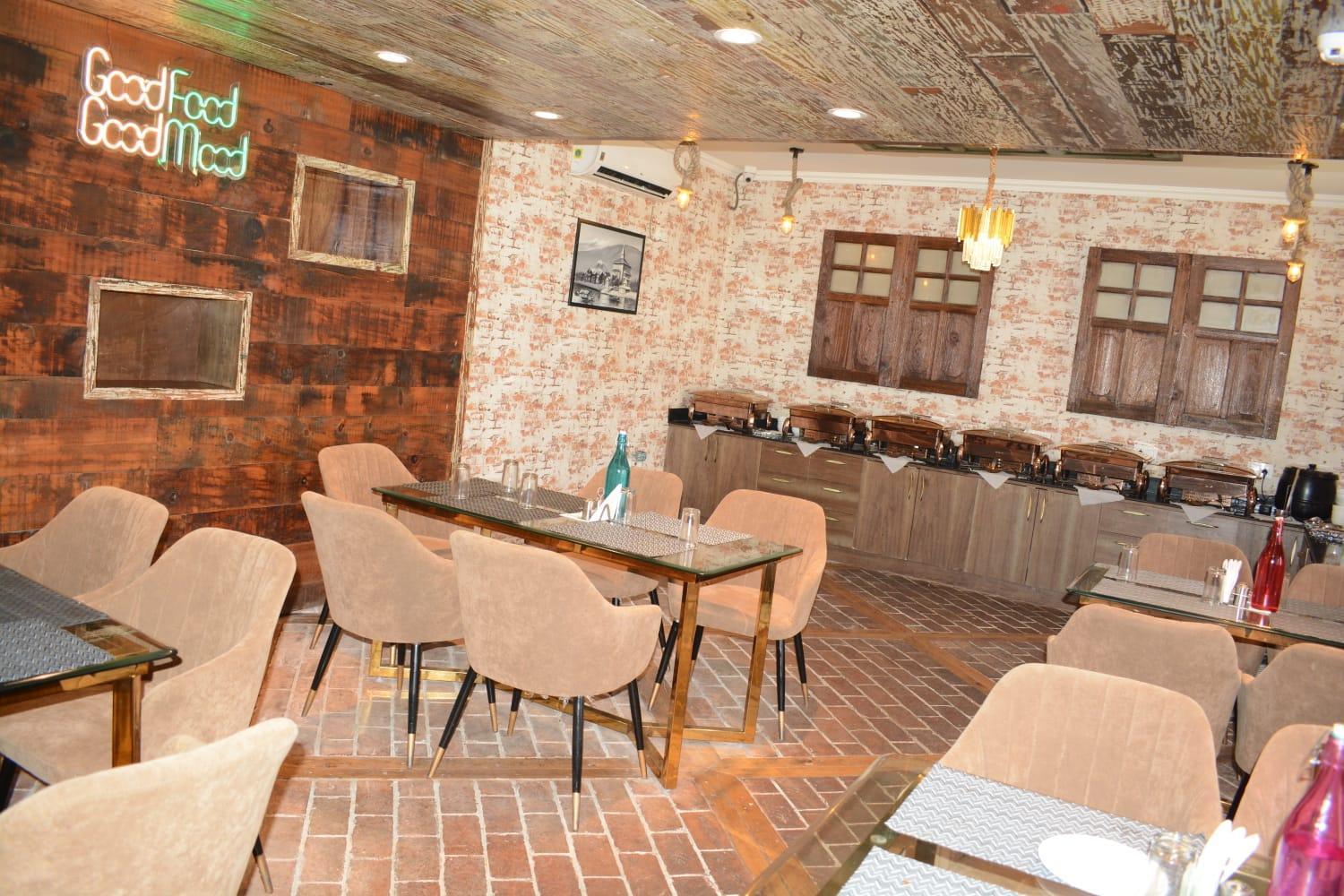 Srīnagar Hotel Green Rooms, Vintage Luxury Near Dal Lake מראה חיצוני תמונה