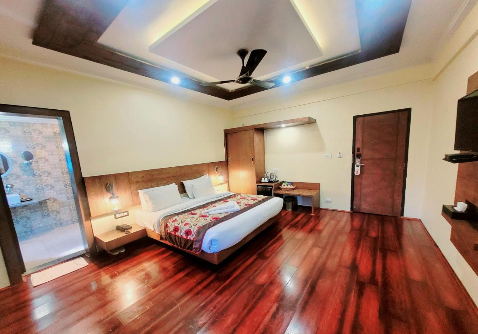 Srīnagar Hotel Green Rooms, Vintage Luxury Near Dal Lake מראה חיצוני תמונה